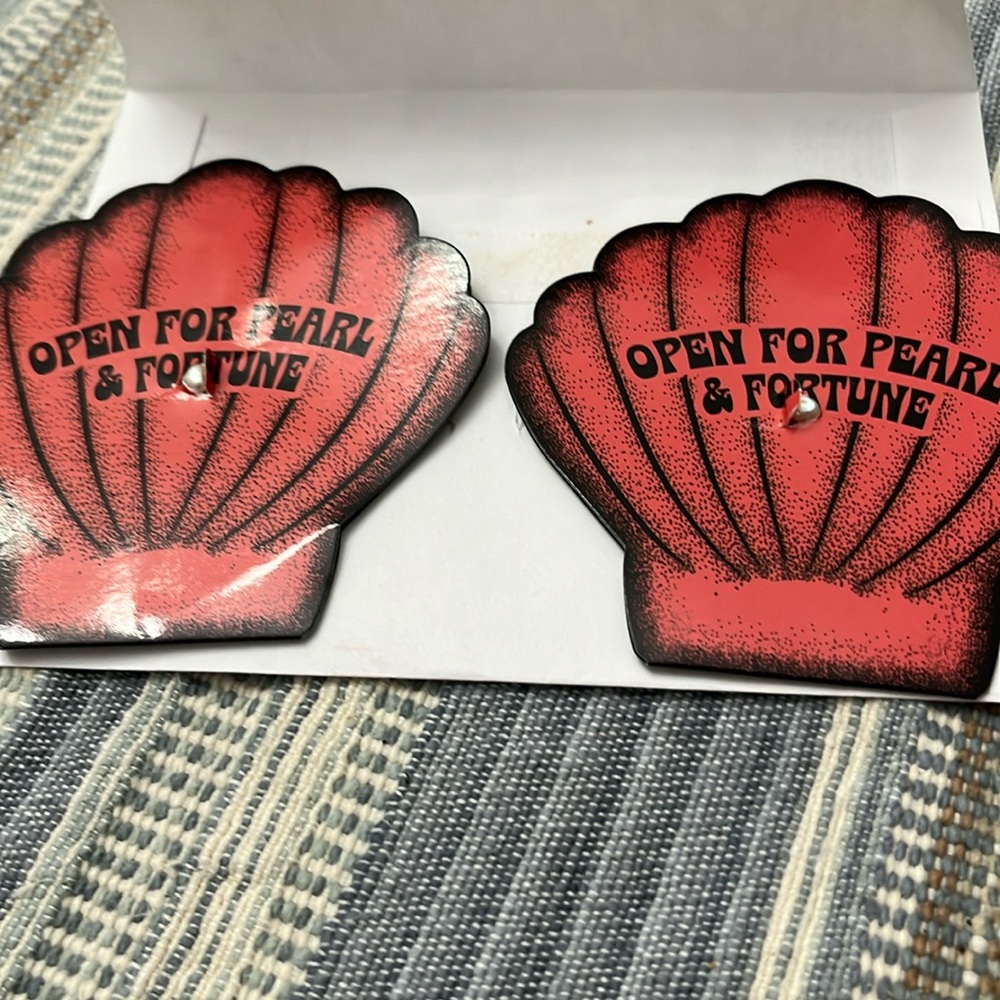 Clam-O-Naise Pearls | Unopened | Cards Against Humanity